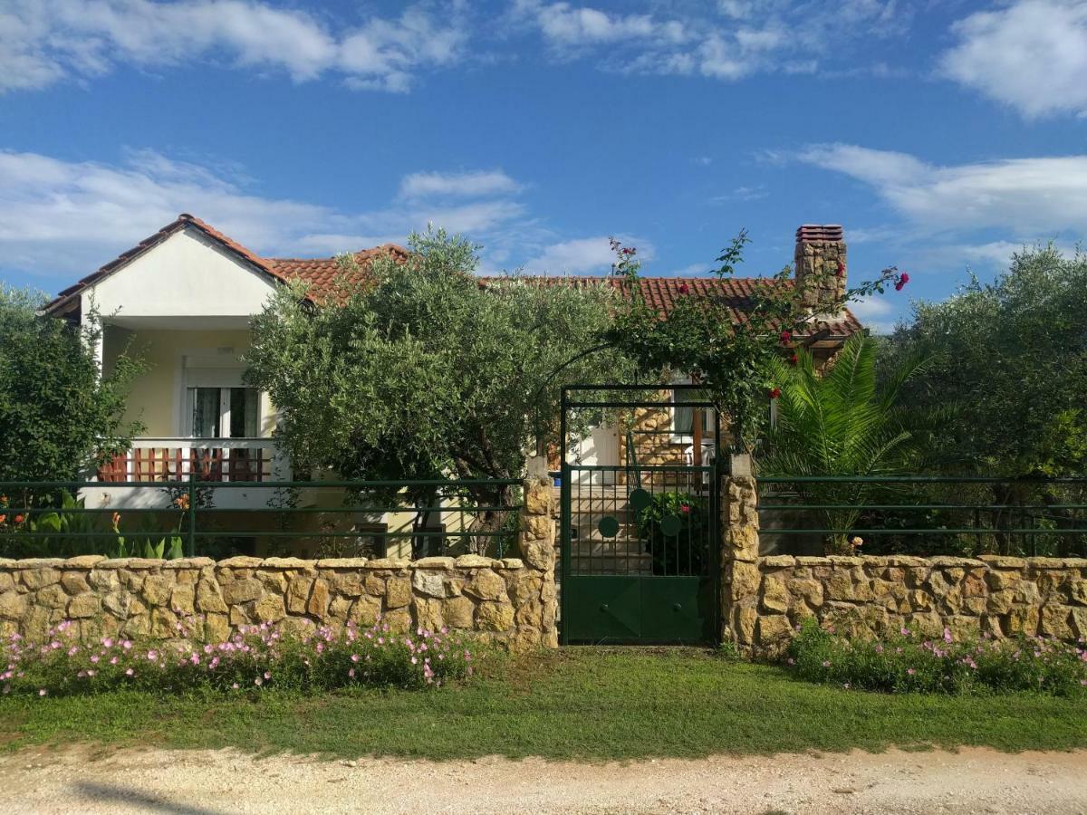 House Christie Villa Hriszí Amudiá Kültér fotó